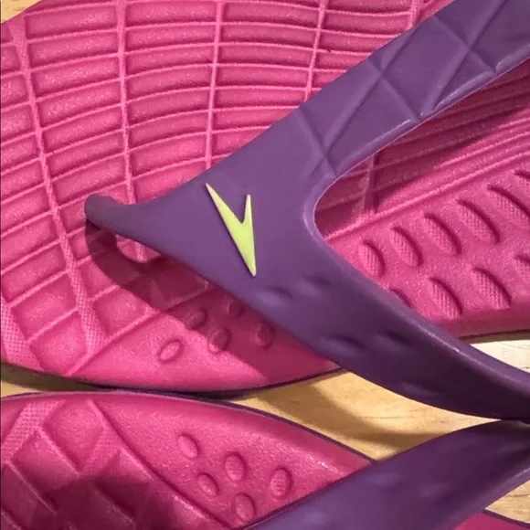 NWOT Speedo Flip Flops Sandals Purple Pink Green Lettering - Picture 6 of 7